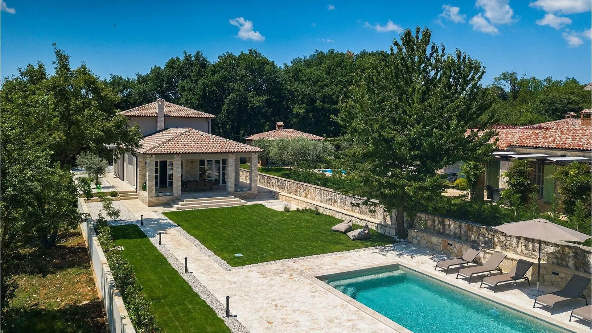 펜션 Villa Faturi 포레치