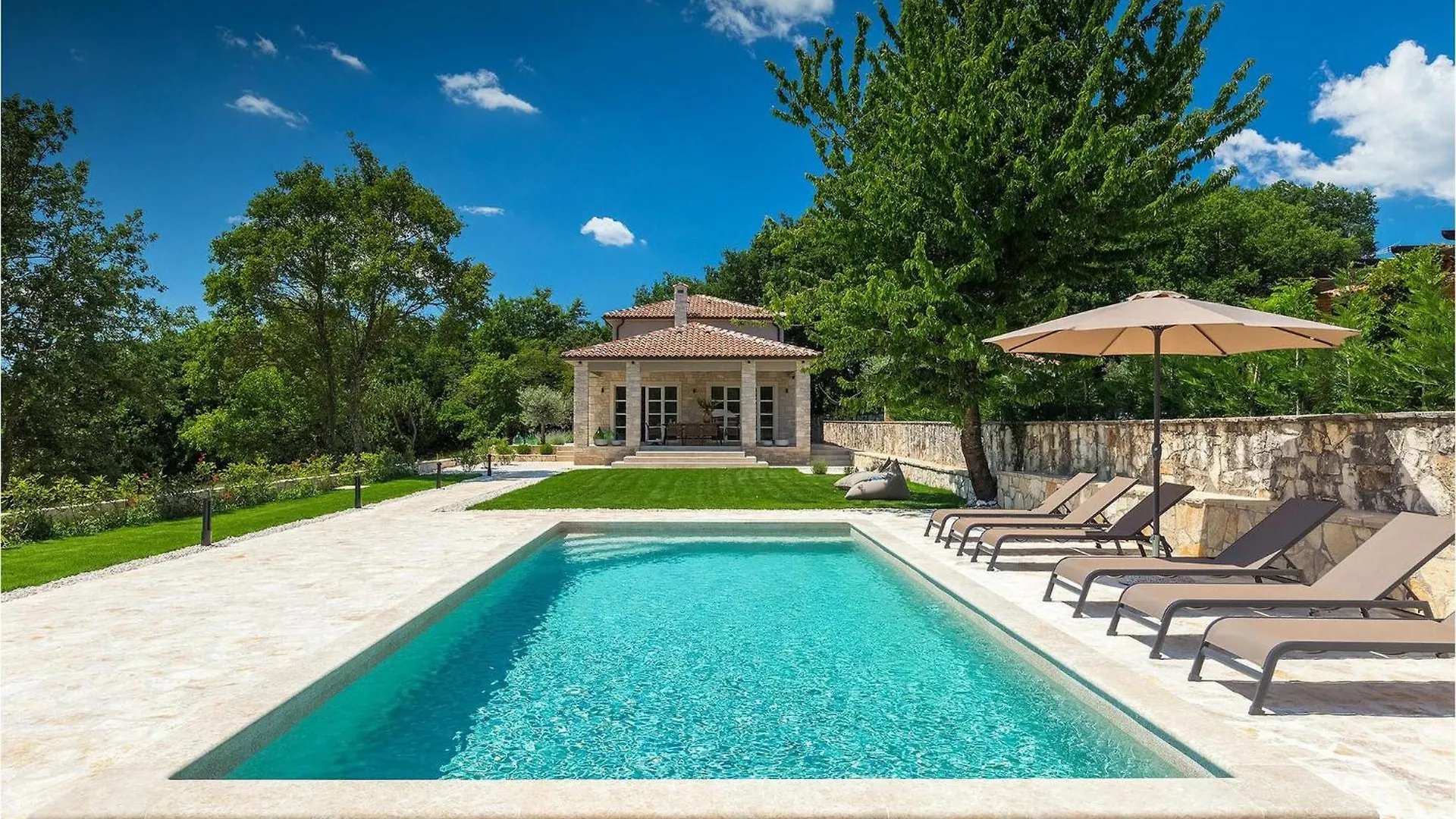 펜션 Villa Faturi 포레치