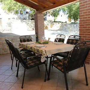  Ferienhaus Holiday Vinkovic